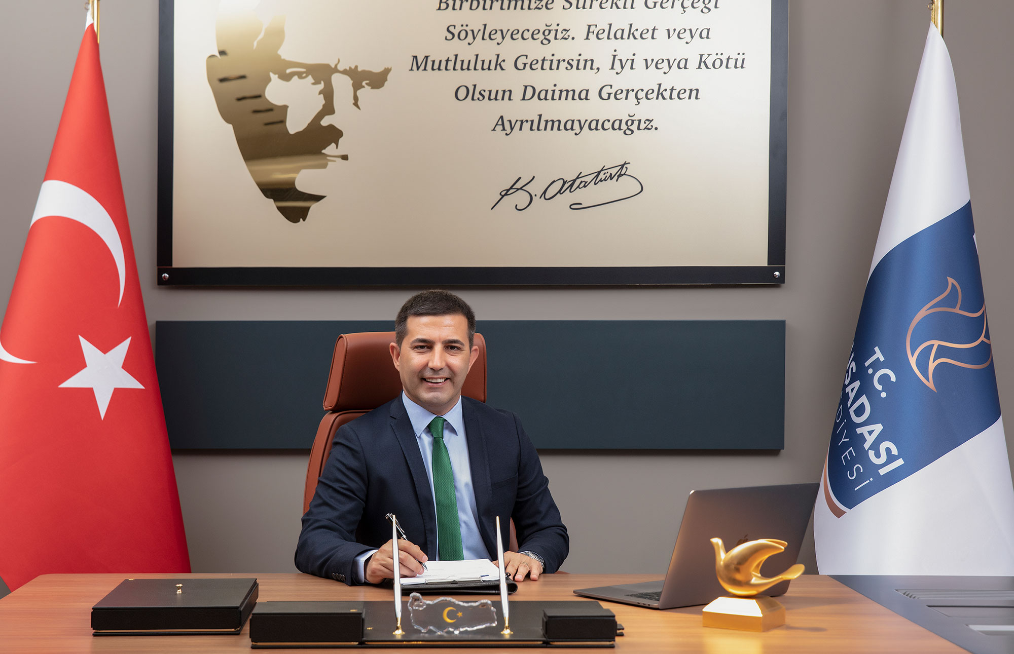 Kuşadası Belediye Başkanı Ömer Günel, Almanya’nın Marl kentinin kardeş şehirler ilişkileri kurması dolayısıyla düzenlediği kutlama törenine katıldı.